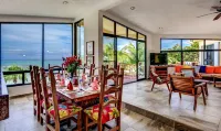 Casa Zama - Stunning ocean views and privacy at this poolside oasis