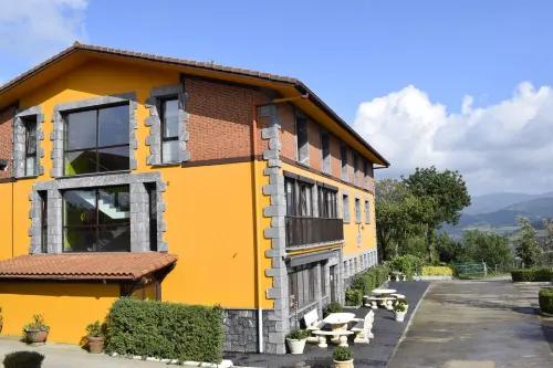 Rural house Caserío Ibarrola Txiki for 12 people.