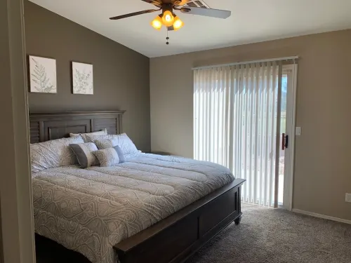 Bullhead City 3 Bedroom! Private Launch, & Beach!