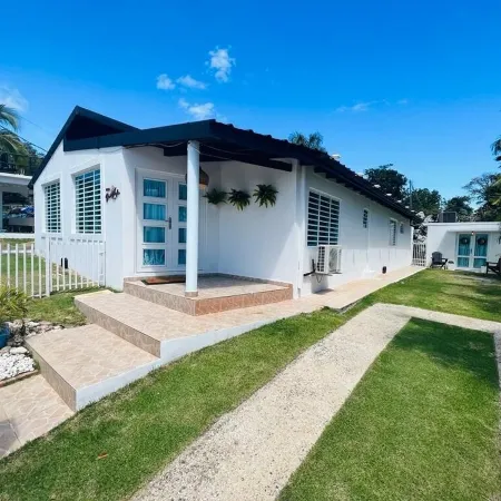 Beach Villa Don Rafa with pool and 5-bedrooms