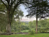 Mountain View Farmhouse, pool/hot tub, fire pit, 4 seasons porch, game room