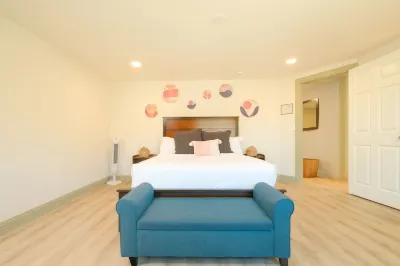 Desert Escape in 29 Palms - Stargaze and Soak under the stars - 5 mins from JTNP Hotels near Rite Aid