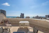Best offer in bat yam 2 min walk to the beach&balc Các khách sạn ở 