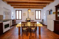 Family apartment with garden - 10 min from the lake!