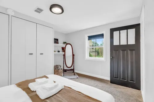 2 min to AUD | Private Getaway w/ Firepit 키치너 호텔