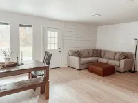 Cozy Cottage Located on the South Side of Grand Lake
