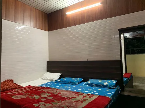 Ashish Guest House