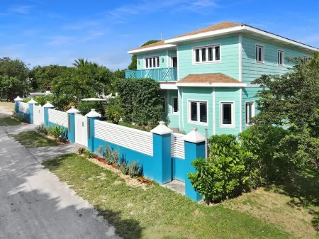 Todd’s Place Harbour Island Отели в г. Данмор-Таун