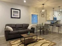 Exquisite 3 BR Villa with Double Garage-King Bed