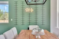 Mirasol Manor -sleeps up to 14! Minutes to Paso + SLO فنادق في Atascadero