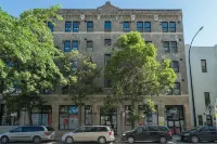 FREE PARKING NY Style Condo in Exchange District のホテル
