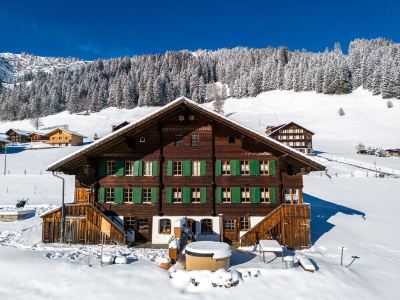 Chalet Rösi | Holiday Apartment with Hot Tub in the Mountains