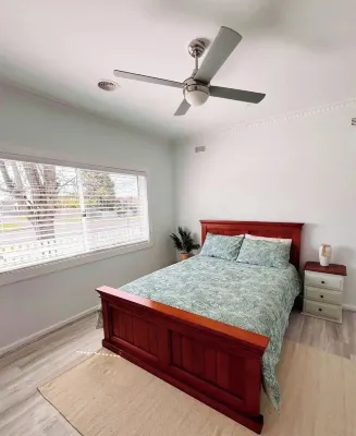 Sam's Cottage on Hennessey 로그 하우스 주변 호텔