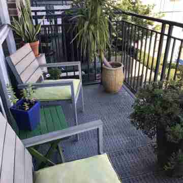 Trendy Capitol Hill, gorgeous modern loft. Private host. Others