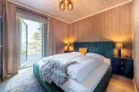 Wellness hut with panoramic view and home gym Hotels in 