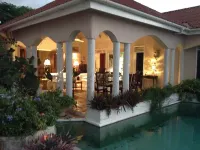 Ocean View villa. 5 min drive to 4 seasons and beach