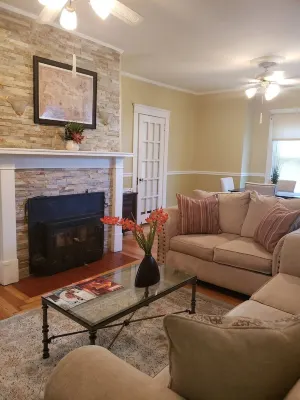 The Flat at Philmont Avenue APT at Eden Park Inn Hotels in Cranston