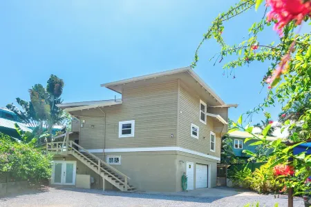 Private Villa in Sandy Bay, One of the best areas for snorkeling on the island! Отели в г. Санди Бэй