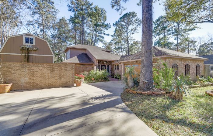 Dog-Friendly Cypress Vacation Rental w/ Lanai!
