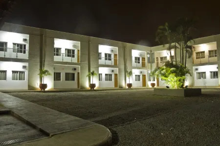 Éden Park Hotel Отели рядом с достопримечательностью «Game Station - Shopping Iguatemi Esplanada»