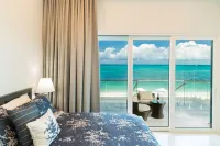 Villa DelEvan 4E / Beachfront 6 bedroom house on the Grace Bay Beach,