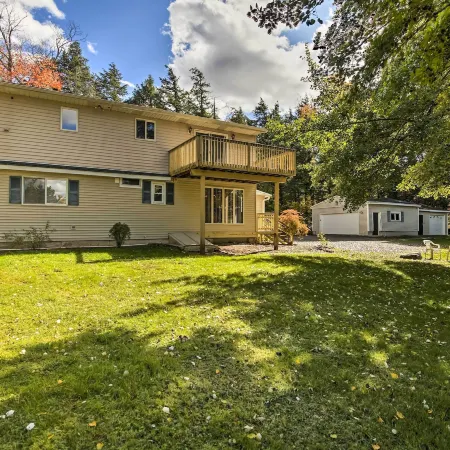 Spacious Apt w/ Yard: 3 Mi to Windham Mountain