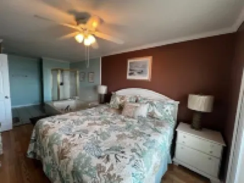 Boston Commons 101 3 Bedroom Condo by RedAwning