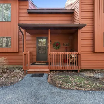 Uncas 16N - Spacious & Scenic Townhome townhouse