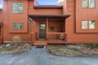Uncas 16N - Spacious & Scenic Townhome townhouse Hotels in Johnsburg