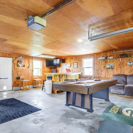 Pet Friendly w/ Grill, Firepit, Games: Near Beach