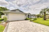 Spring Hill Home - Pool, Grill and Golf Course Views - piscina