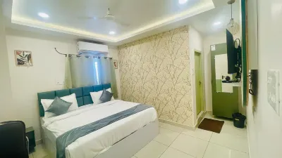 Hotel Vistaara Grand Hotels near Railway Station