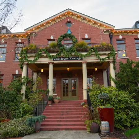 McMenamins Grand Lodge