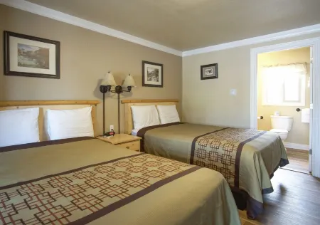 Green Gables Motel & Suites