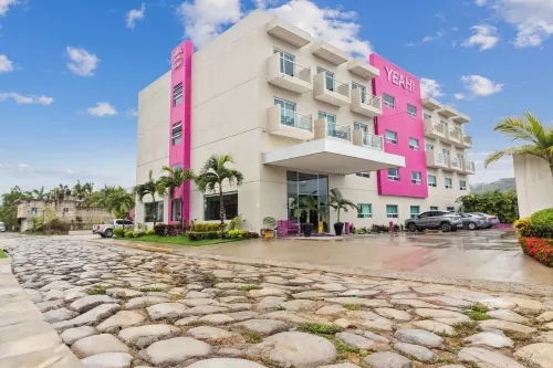 Hotel Yeah Rincón de Guayabitos
