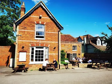 The Cricketers Arms Отели в г. Квендон энд Риклинг