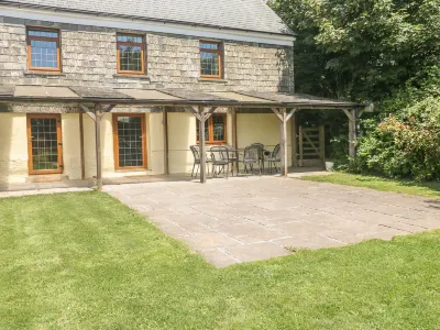 Lower West Curry Farmhouse