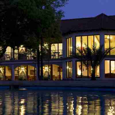 La Perla Hotel Hotel Exterior