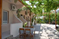 Beyoglu Pansiyon Hotels in Gelemis