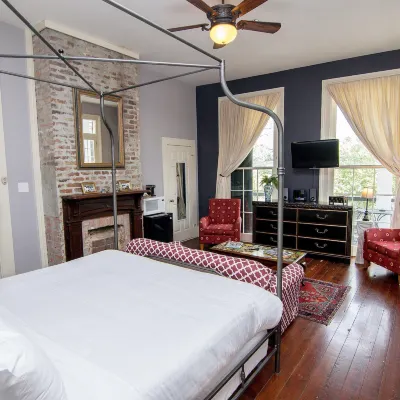 Rathbone Mansions New Orleans Hotels near Mirabeau Park
