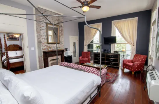 Rathbone Mansions New Orleans Hotels near Mirabeau Park