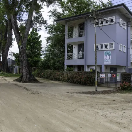 Boom Apartments