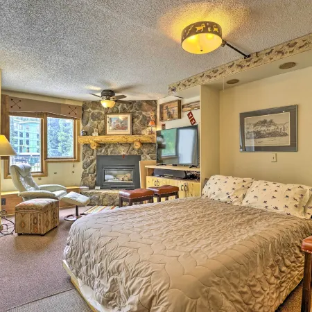 Ski-in/Ski-Out Studio at Winter Park Base!