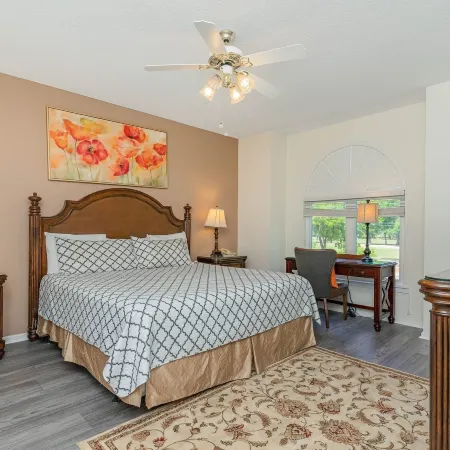 5E Canterbury Court Kingston Resorts