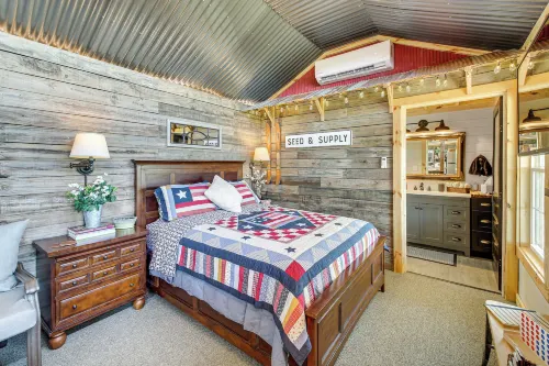 Cozy Retreat w/ Ponds, Kayaks & Fire Pit - Wifi