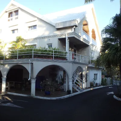 Hôtel Résidence le Phoenix Hotels near Saga du Rhum