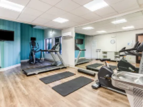 ฮอลิเดย์ อินน์ เอ็กซ์เพรส แอนด์ สวีทส์ - โอ'ฟอลลอน /ชิโลห์ บาย IHG โรงแรมในSt. Clair County