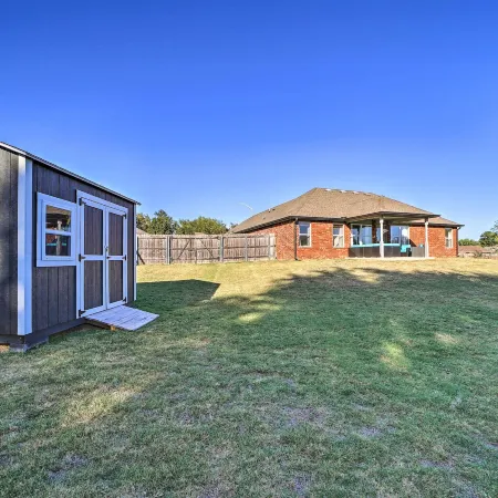 Claremore Getaway ~ 2 Mi to Historic District