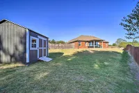 Claremore Getaway ~ 2 Mi to Historic District