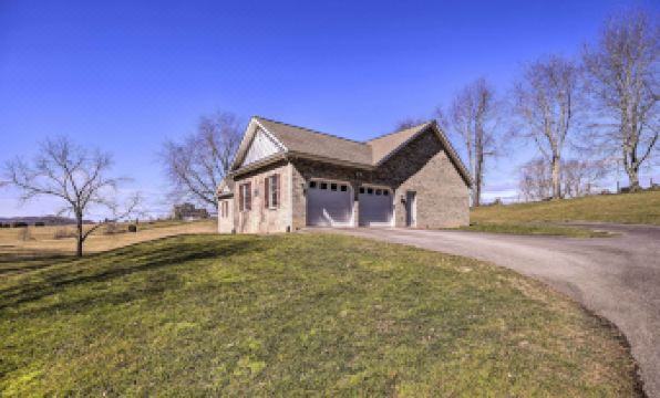 Pet-Friendly Abingdon Abode w/ Yard & Grill! - Housity
